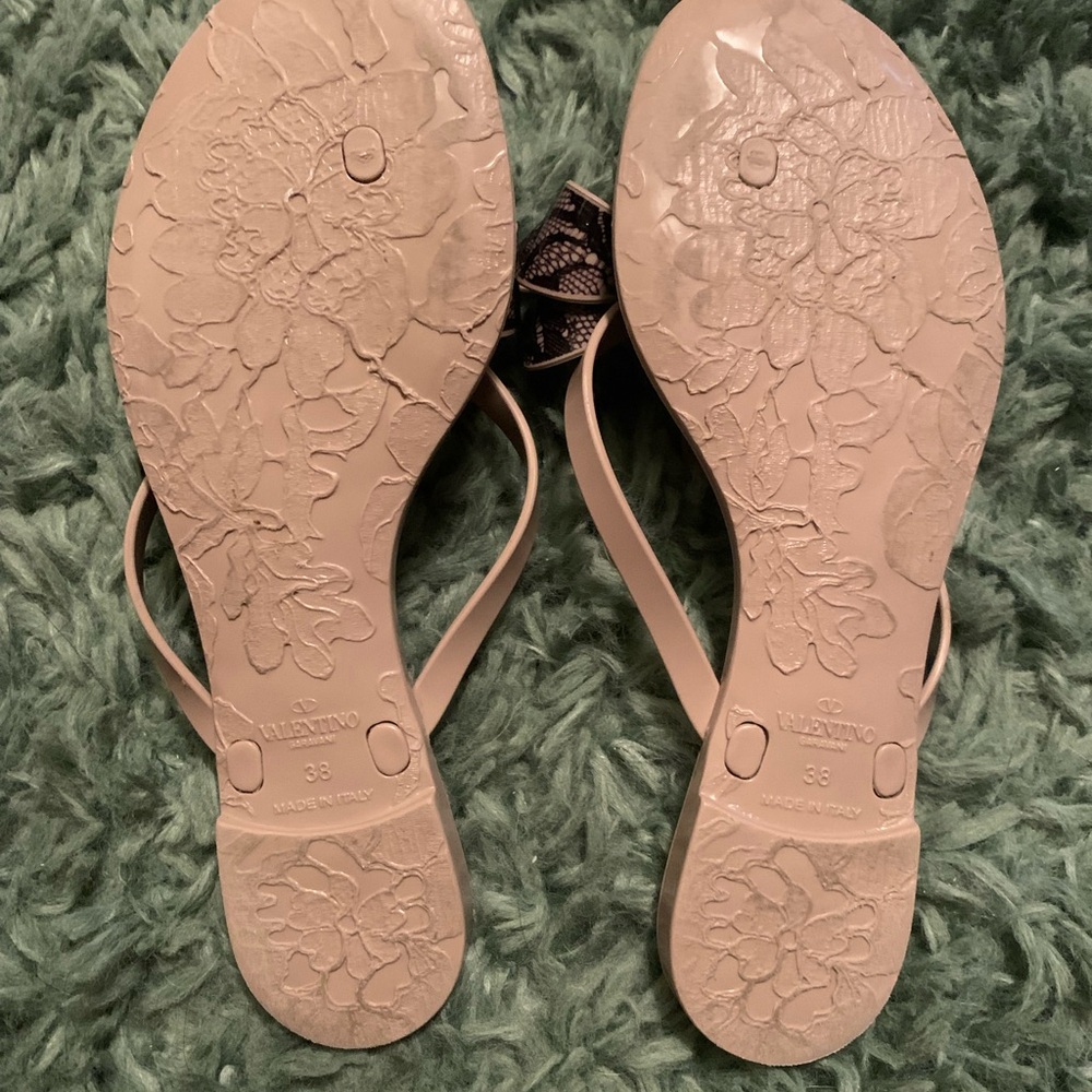 Valentino Garavani Lace Print Bow Jelly sandals Sz 38 Practically New! - Picture 4 of 4